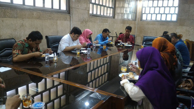 professional blogger diundang makan bersama mas Ippho