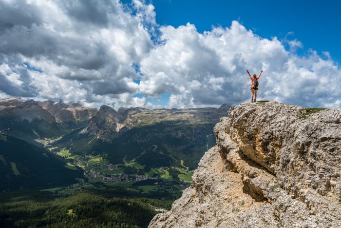 sukses dulu atau bahagia dulu?