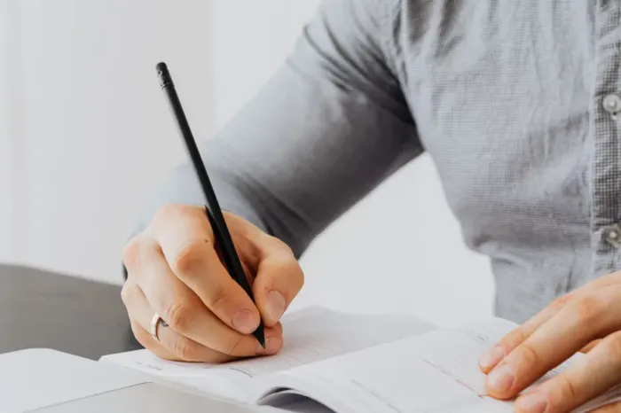 Catatan, hasil kerja, dan grafik yang disusun sebagai bukti kemampuan profesional
