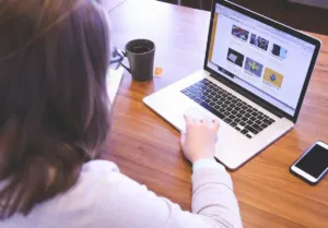 Skill di Era AI: 4 Kemampuan yang Bikin Kariermu Tetap Dibutuhkan
